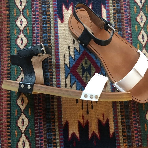 New in Box Marc Jacobs Two Tone Rivet Sandals - Picture 3 of 4